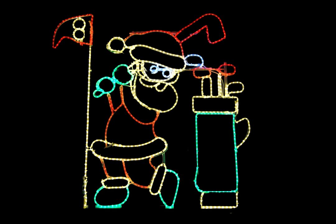 142-a Large Golfing Santa Wireframe Motif Yard Decoration